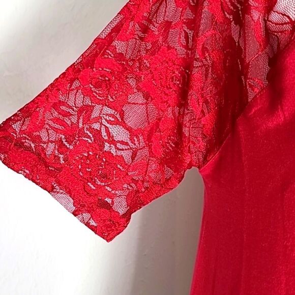 Zenana Red T-Shirt with Lace Shoulders & Lace Short Sleeves, Size Large, NWOT - Picture 5 of 9